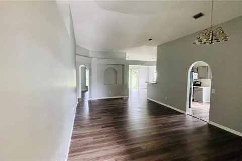 House in Clermont, Florida 4 bedrooms, 174.1 sq.m. № 1912923 - photo 6