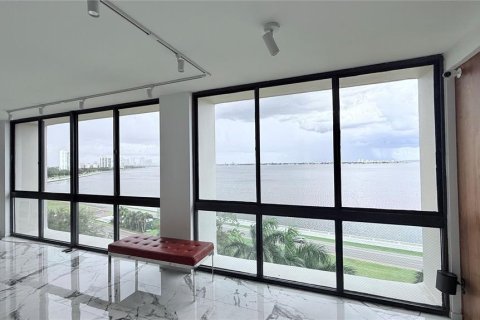 Condo à Tampa, Floride, 2 chambres  № 2379441