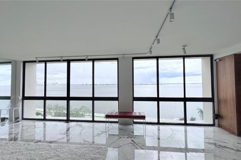 Copropriété à louer à Tampa, Floride: 2 chambres, 158.12 m2 № 2379441 - photo 2