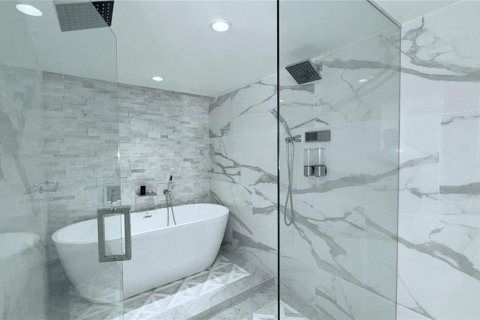 Copropriété à louer à Tampa, Floride: 2 chambres, 158.12 m2 № 2379441 - photo 17