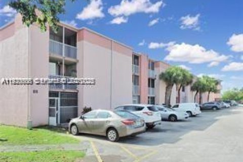 Copropriété à vendre à Miami, Floride: 2 chambres, 74.32 m2 № 2034486 - photo 12