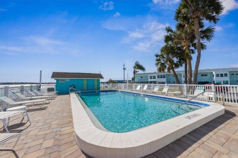 Condominio en venta en Bradenton Beach, Florida, 1 dormitorio, 55.18 m2 № 1718506 - foto 17