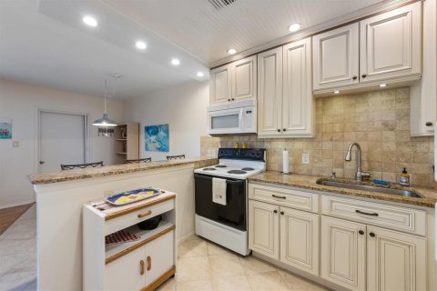 Condominio en venta en Bradenton Beach, Florida, 1 dormitorio, 55.18 m2 № 1718506 - foto 10