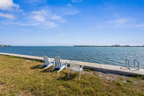 Condominio en venta en Bradenton Beach, Florida, 1 dormitorio, 55.18 m2 № 1718506 - foto 18