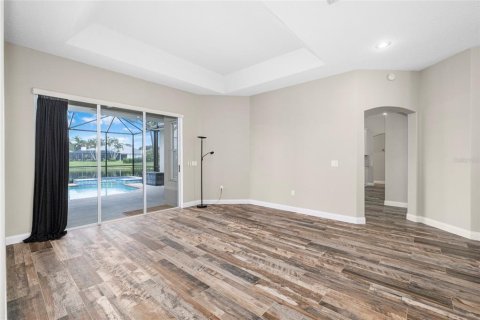 House in Merrit Island, Florida 4 bedrooms, 244.98 sq.m. № 1823025 - photo 9