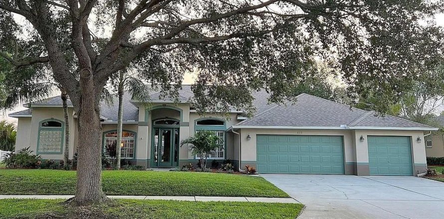 House in Merrit Island, Florida 4 bedrooms, 244.98 sq.m. № 1823025