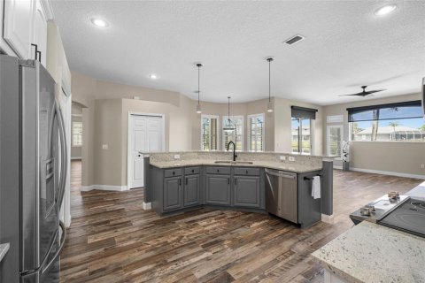 House in Merrit Island, Florida 4 bedrooms, 244.98 sq.m. № 1823025 - photo 14