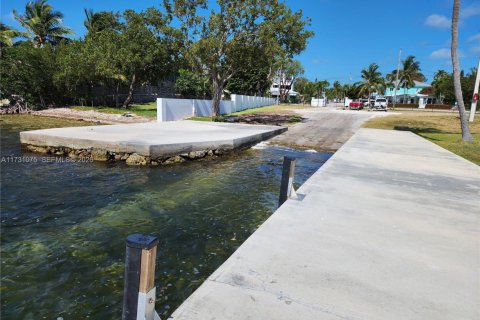 House in Key Largo, Florida 3 bedrooms, 126.72 sq.m. № 2061388 - photo 7