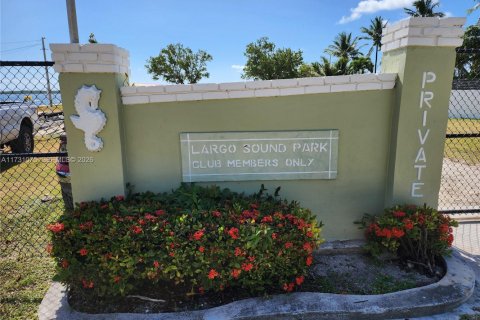 House in Key Largo, Florida 3 bedrooms, 126.72 sq.m. № 2061388 - photo 9