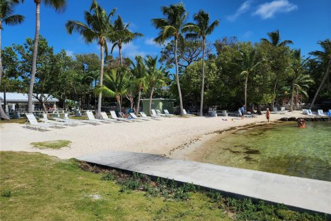 House in Key Largo, Florida 3 bedrooms, 126.72 sq.m. № 2061388 - photo 8