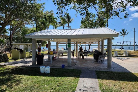 House in Key Largo, Florida 3 bedrooms, 126.72 sq.m. № 2061388 - photo 10