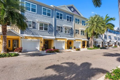 Touwnhouse à Saint Petersburg, Floride 3 chambres, 178.37 m2 № 2127704