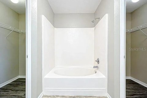 Villa ou maison à louer à Winter Garden, Floride: 4 chambres, 178.28 m2 № 2432685 - photo 20