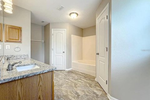 Villa ou maison à louer à Winter Garden, Floride: 4 chambres, 178.28 m2 № 2432685 - photo 8