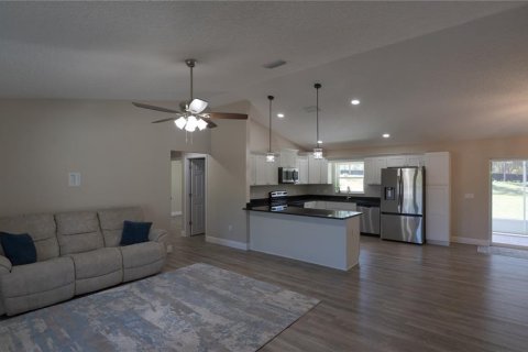 House in Beverly Hills, Florida 4 bedrooms, 169.36 sq.m. № 2219039 - photo 3
