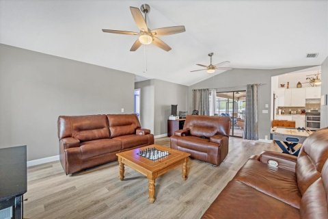 House in Englewood, Florida 3 bedrooms, 171.87 sq.m. № 2410060 - photo 8