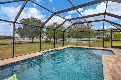 House in Englewood, Florida 3 bedrooms, 171.87 sq.m. № 2410060 - photo 29