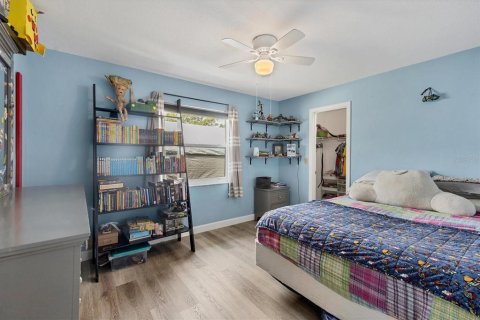 House in Englewood, Florida 3 bedrooms, 171.87 sq.m. № 2410060 - photo 21