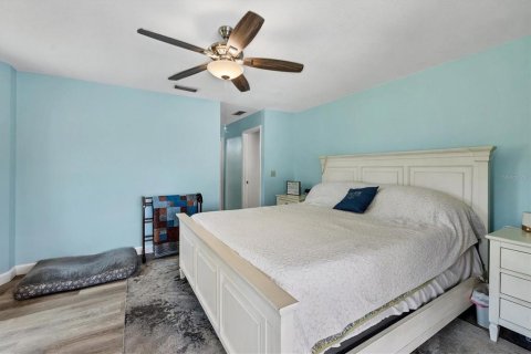 House in Englewood, Florida 3 bedrooms, 171.87 sq.m. № 2410060 - photo 18
