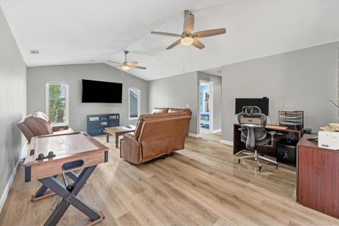 House in Englewood, Florida 3 bedrooms, 171.87 sq.m. № 2410060 - photo 6
