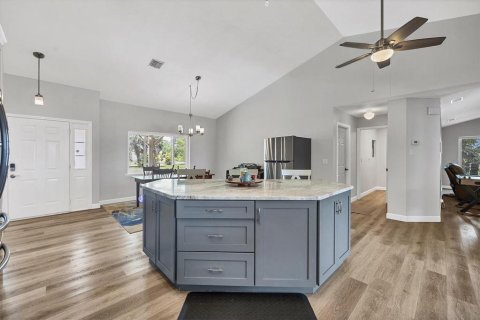 House in Englewood, Florida 3 bedrooms, 171.87 sq.m. № 2410060 - photo 14
