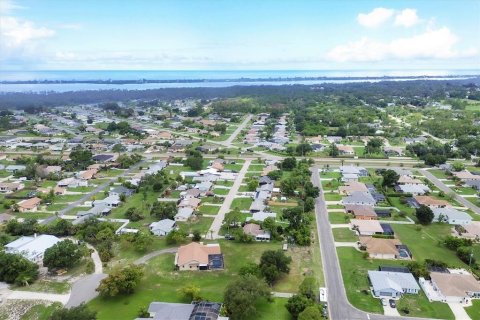 House in Englewood, Florida 3 bedrooms, 171.87 sq.m. № 2410060