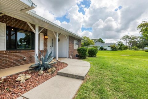 House in Englewood, Florida 3 bedrooms, 171.87 sq.m. № 2410060 - photo 5