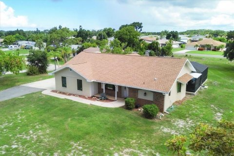 House in Englewood, Florida 3 bedrooms, 171.87 sq.m. № 2410060 - photo 4