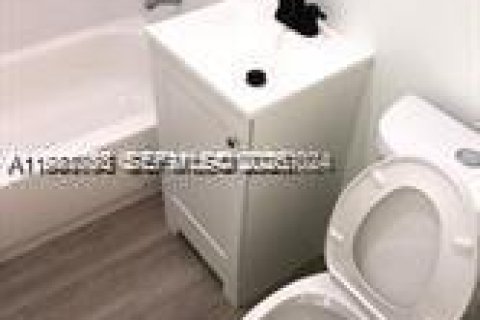 Apartment in Miami Beach, Florida 514.49 sq.m. № 2043250 - photo 2