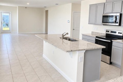 Villa ou maison à louer à Umatilla, Floride: 4 chambres, 156.82 m2 № 2380991 - photo 5