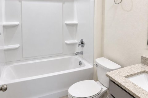 Villa ou maison à louer à Umatilla, Floride: 4 chambres, 156.82 m2 № 2380991 - photo 16