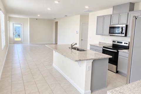 Villa ou maison à louer à Umatilla, Floride: 4 chambres, 156.82 m2 № 2380991 - photo 4