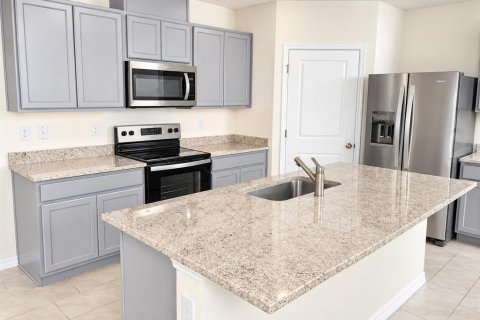 Villa ou maison à louer à Umatilla, Floride: 4 chambres, 156.82 m2 № 2380991 - photo 3