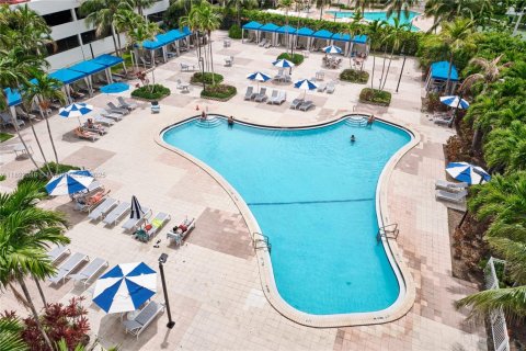 Condo in Sunny Isles Beach, Florida, 1 bedroom  № 1943976 - photo 6