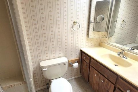 Condo in New Port Richey, Florida, 2 bedrooms  № 2232376 - photo 12