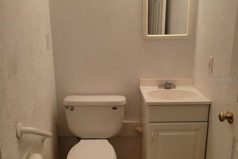 Condo in New Port Richey, Florida, 2 bedrooms  № 2232376 - photo 17