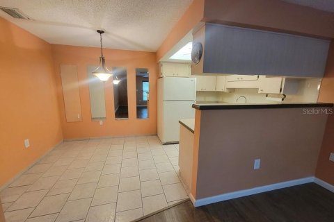 Condo in New Port Richey, Florida, 2 bedrooms  № 2232376 - photo 7