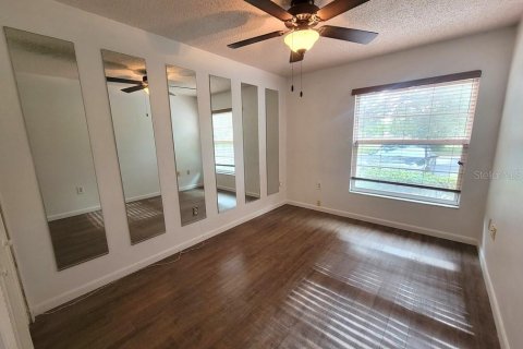 Condo in New Port Richey, Florida, 2 bedrooms  № 2232376 - photo 10
