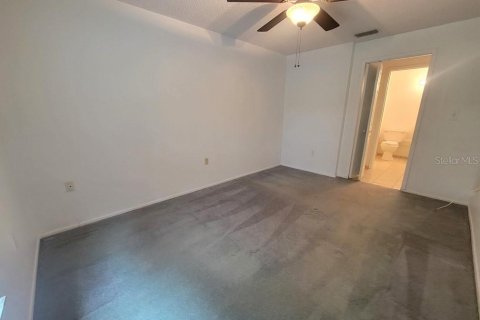 Condo in New Port Richey, Florida, 2 bedrooms  № 2232376 - photo 15