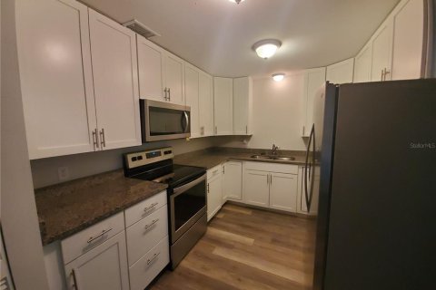 Снять в аренду квартиру в Сарасота, Флорида 4 комнаты, 116.13м2, № 1849932 - фото 2