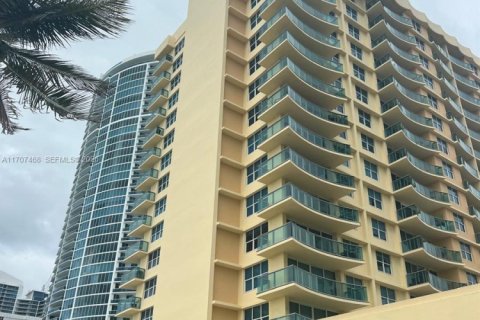 Copropriété à vendre à Hollywood, Floride: 45.15 m2 № 2187903 - photo 23