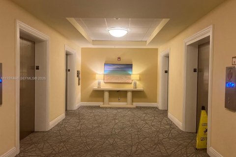 Copropriété à vendre à Hollywood, Floride: 45.15 m2 № 2187903 - photo 13