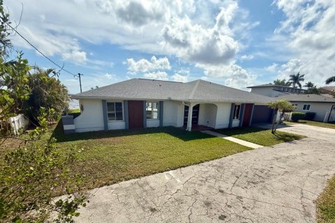 House in North Fort Myers, Florida 4 bedrooms, 236.81 sq.m. № 1562035 - photo 5