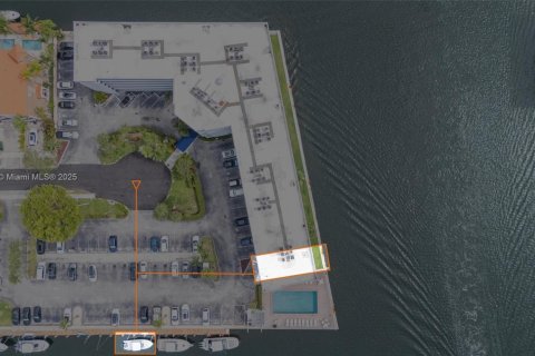 Condo in North Miami Beach, Florida, 3 bedrooms  № 1786482 - photo 30