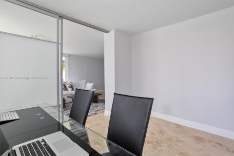 Condo in North Miami Beach, Florida, 3 bedrooms  № 1786482 - photo 20