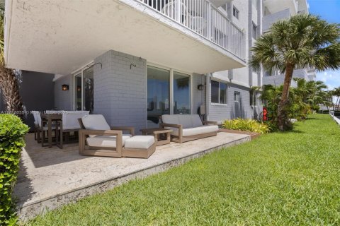 Condo in North Miami Beach, Florida, 3 bedrooms  № 1786482 - photo 22