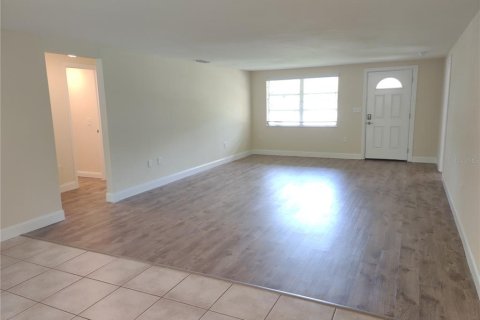 Villa ou maison à louer à Venice, Floride: 4 chambres, 138.52 m2 № 2380596 - photo 3