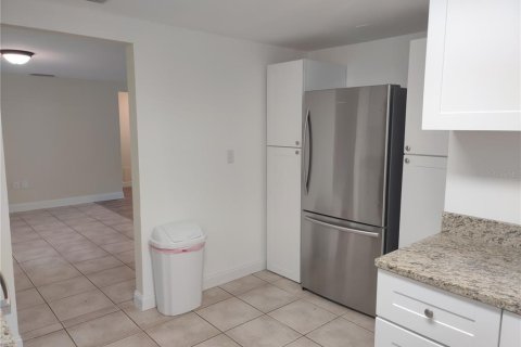 Villa ou maison à louer à Venice, Floride: 4 chambres, 138.52 m2 № 2380596 - photo 10