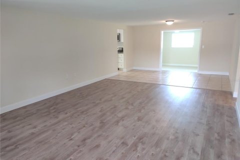 Villa ou maison à louer à Venice, Floride: 4 chambres, 138.52 m2 № 2380596 - photo 6