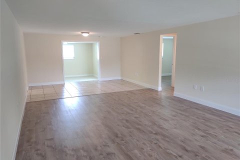 Villa ou maison à louer à Venice, Floride: 4 chambres, 138.52 m2 № 2380596 - photo 2